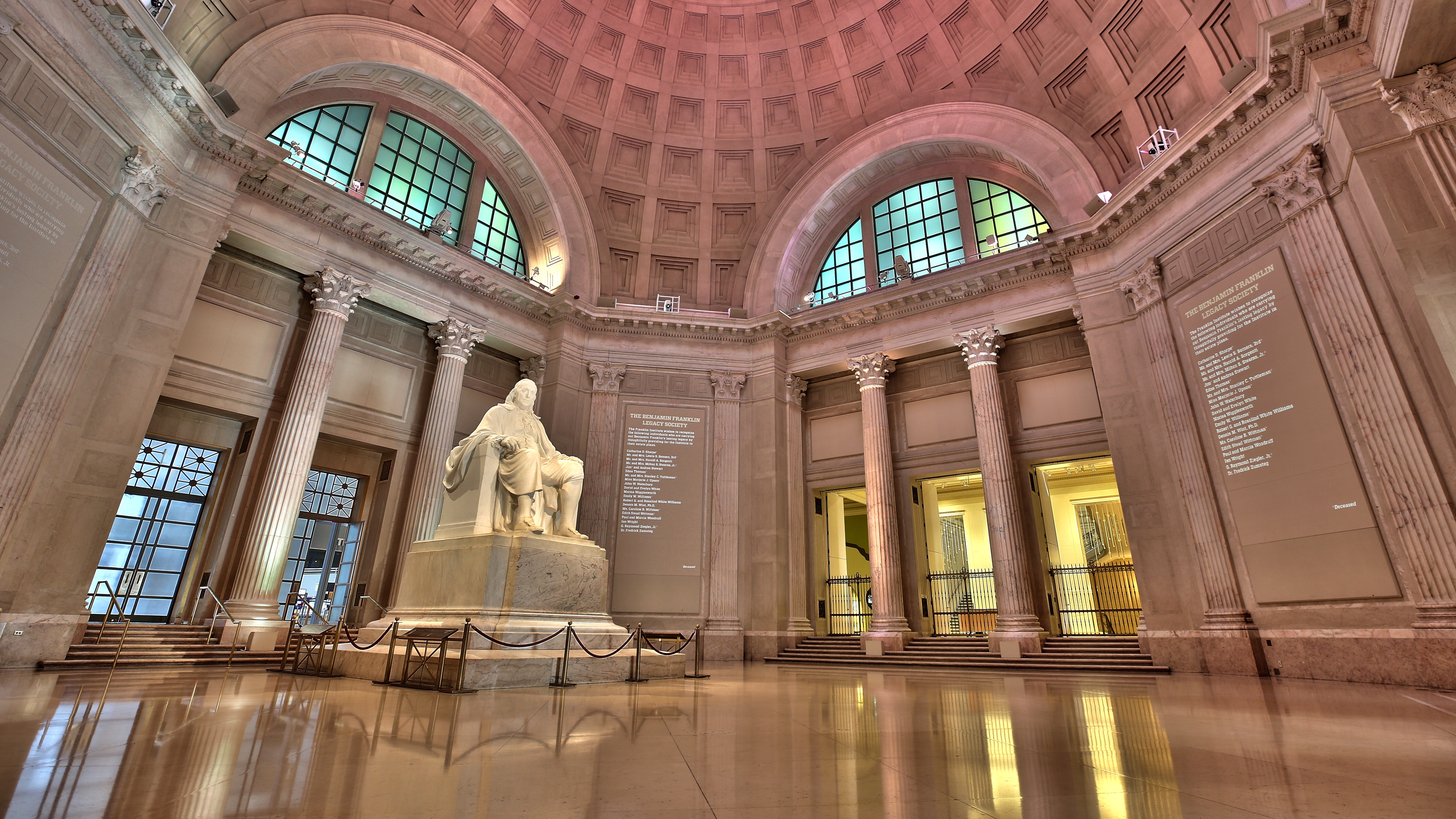 Benjamin Franklin National Memorial - Side View
