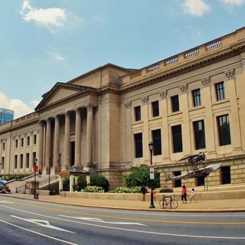 Exterior of The Franklin institute as seen from the corner of 20th Street and the Benjamin Franklin Parkway